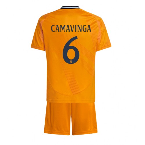 Dětský fotbalový dres Real Madrid Eduardo Camavinga #6 2024-25 Venkovní Krátký Rukáv (+ trenýrky)